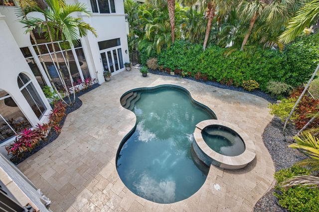 17681 Middlebrook Way, Boca Raton, FL 33496