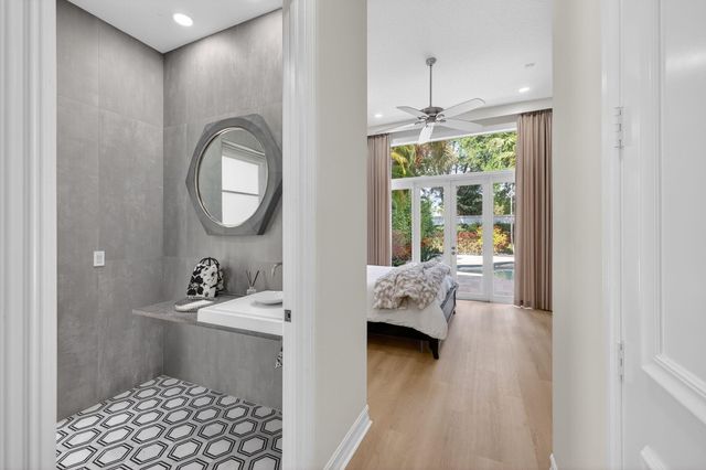 17681 Middlebrook Way, Boca Raton, FL 33496