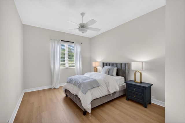 17681 Middlebrook Way, Boca Raton, FL 33496