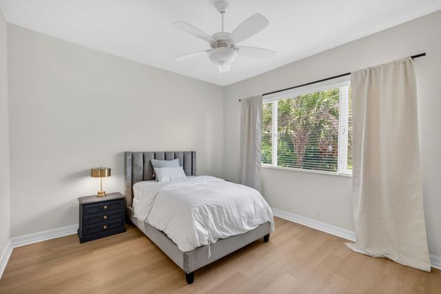 17681 Middlebrook Way, Boca Raton, FL 33496