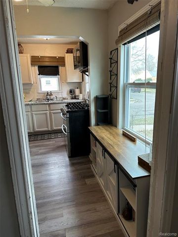 20115 Pelkey Street, Detroit, MI 48205