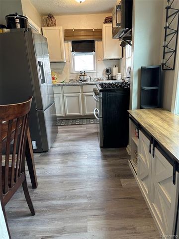 20115 Pelkey Street, Detroit, MI 48205