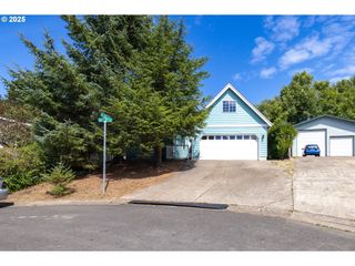 335 Ne 70TH Dr, Newport, OR 97365