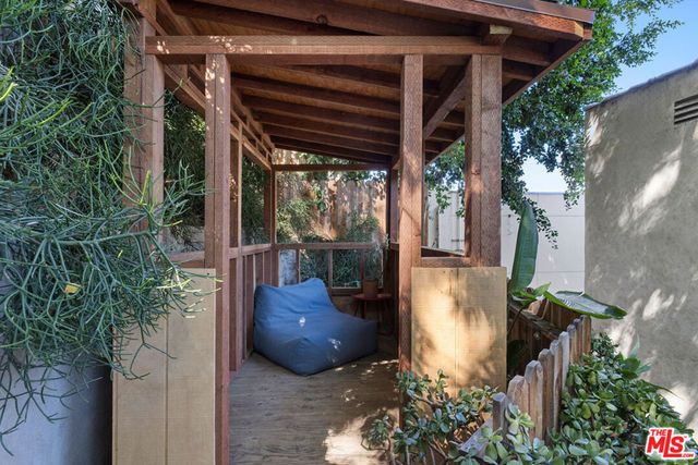 2321 Lake View Avenue, Los Angeles, CA 90039