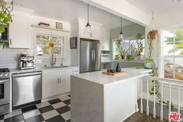 2321 Lake View Avenue, Los Angeles, CA 90039