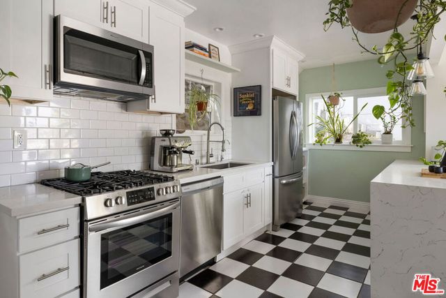 2321 Lake View Avenue, Los Angeles, CA 90039