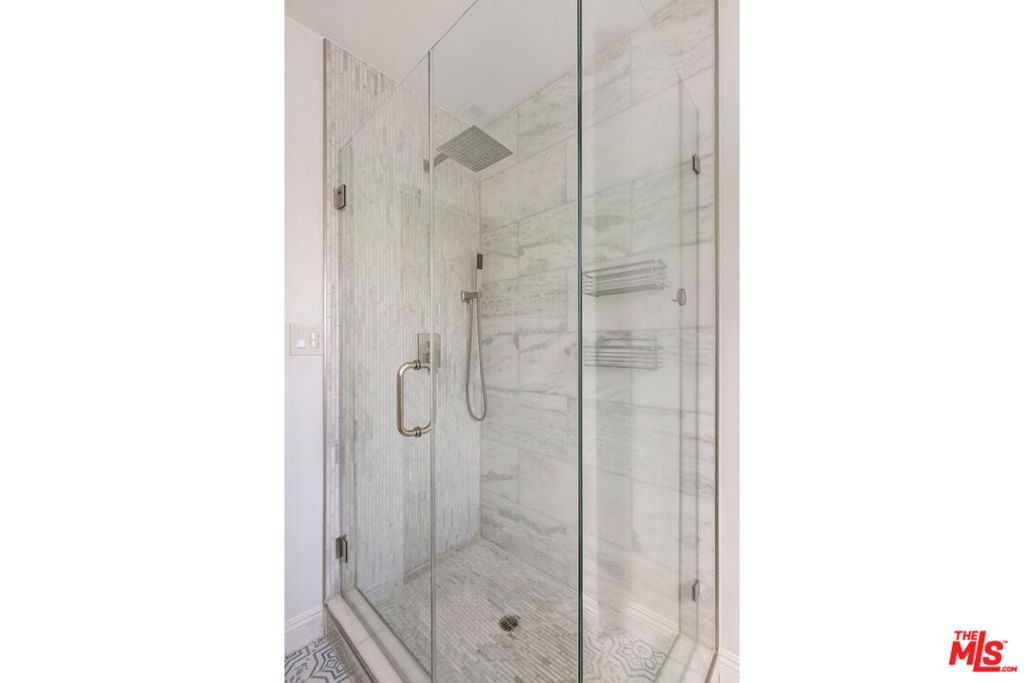 Image 16 of property listing at 2321 Lake View Avenue, Los Angeles, CA 90039