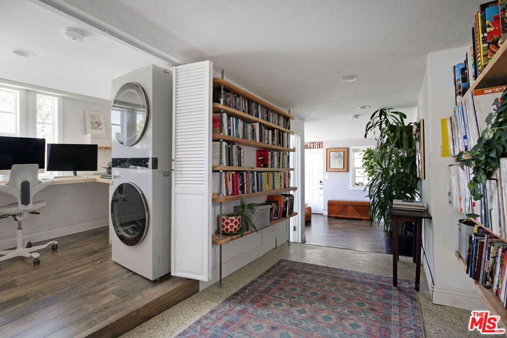 Image 17 of property listing at 2321 Lake View Avenue, Los Angeles, CA 90039