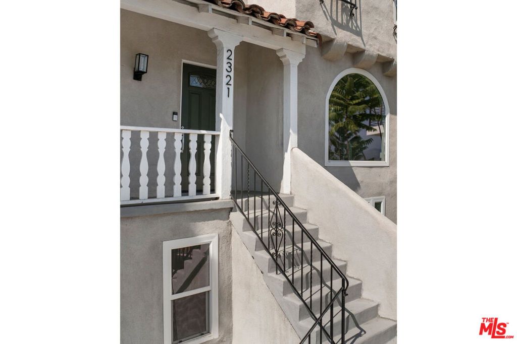 Image 2 of property listing at 2321 Lake View Avenue, Los Angeles, CA 90039