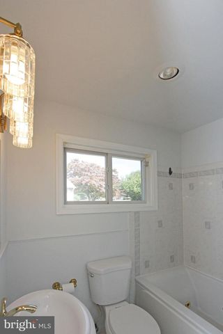20 LONGVIEW DR, Newark, DE 19711