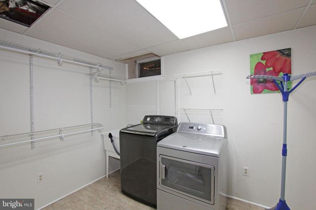 20 LONGVIEW DR, Newark, DE 19711