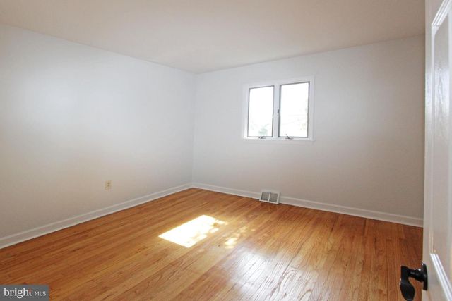 20 LONGVIEW DR, Newark, DE 19711