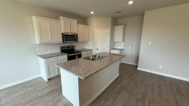 301 GALLANT MAN Court, Granbury, TX 76049