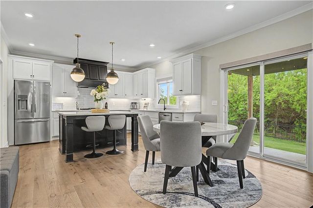 1422 SW Georgetown Drive, Lee's Summit, MO 64082