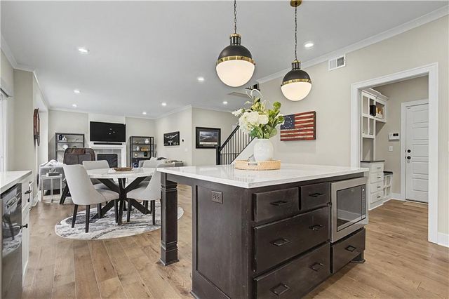 1422 SW Georgetown Drive, Lee's Summit, MO 64082
