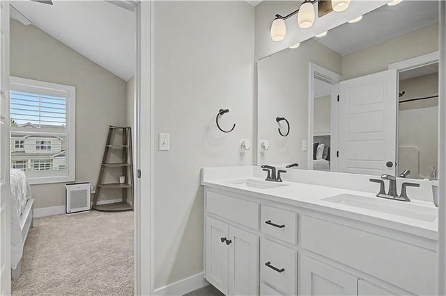 1422 SW Georgetown Drive, Lee's Summit, MO 64082