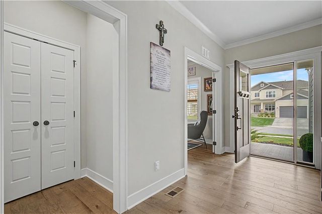 1422 SW Georgetown Drive, Lee's Summit, MO 64082