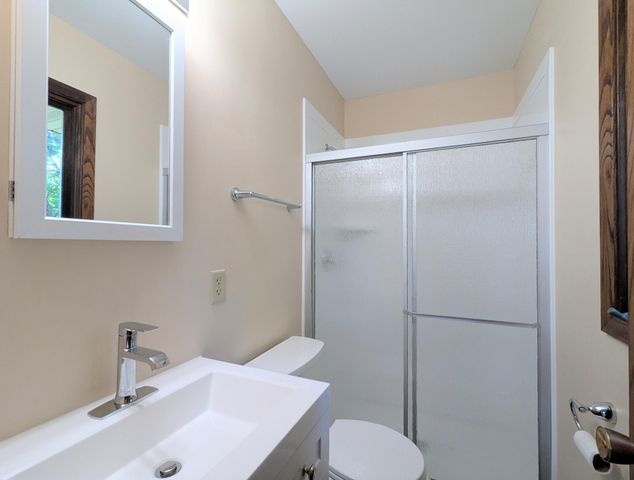 6065 Oakwood Road, Woodbury, MN 55125