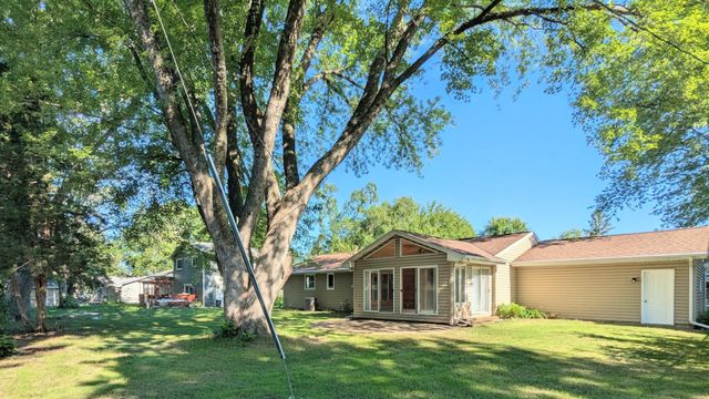 6065 Oakwood Road, Woodbury, MN 55125