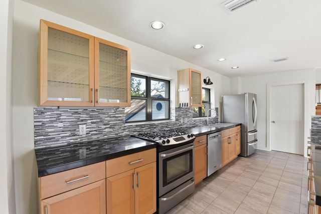 931 Alexander Street, Houston, TX 77008