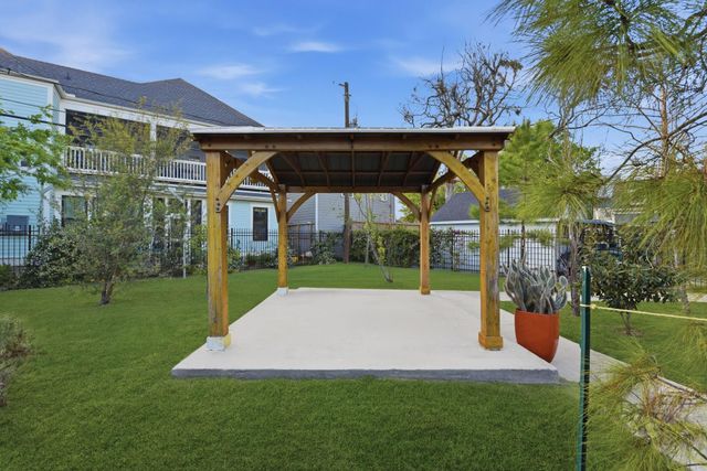 931 Alexander Street, Houston, TX 77008