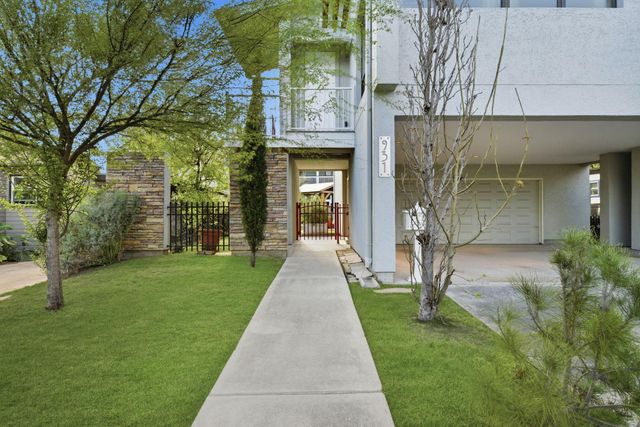 931 Alexander Street, Houston, TX 77008