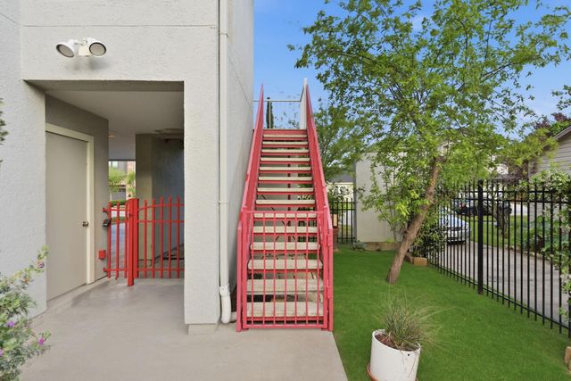 931 Alexander Street, Houston, TX 77008