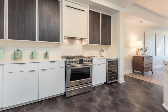 717 S Riverside Dr Apt 506, Memphis, TN 38103