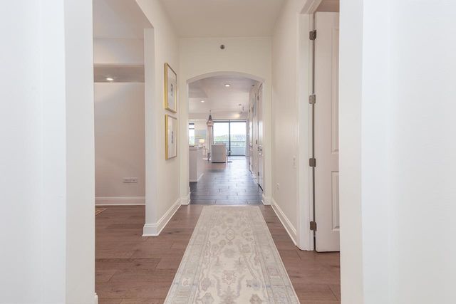 717 S Riverside Dr Apt 506, Memphis, TN 38103