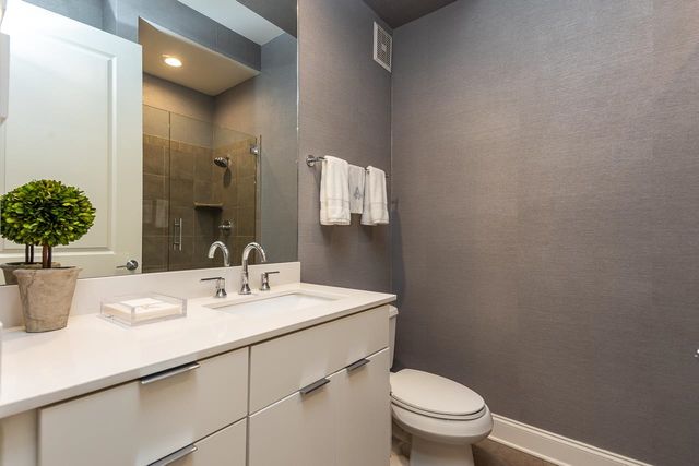 717 S Riverside Dr Apt 506, Memphis, TN 38103