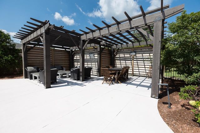 717 S Riverside Dr Apt 506, Memphis, TN 38103