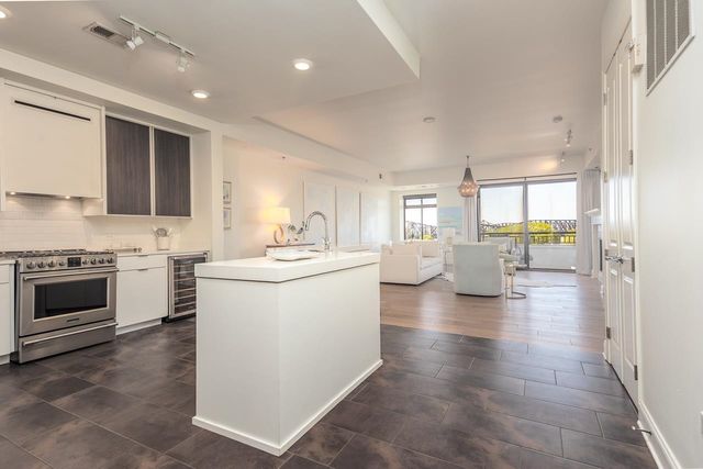 717 S Riverside Dr Apt 506, Memphis, TN 38103