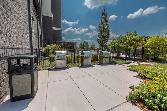 717 S Riverside Dr Apt 506, Memphis, TN 38103