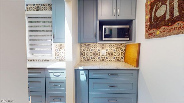 5726 Rock Point Circle, North Ridgeville, OH 44039