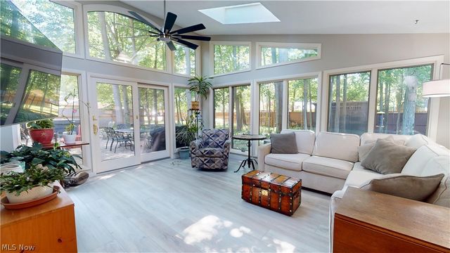 5726 Rock Point Circle, North Ridgeville, OH 44039