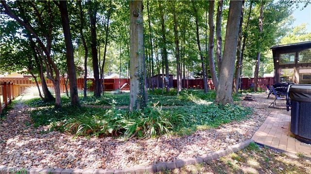 5726 Rock Point Circle, North Ridgeville, OH 44039