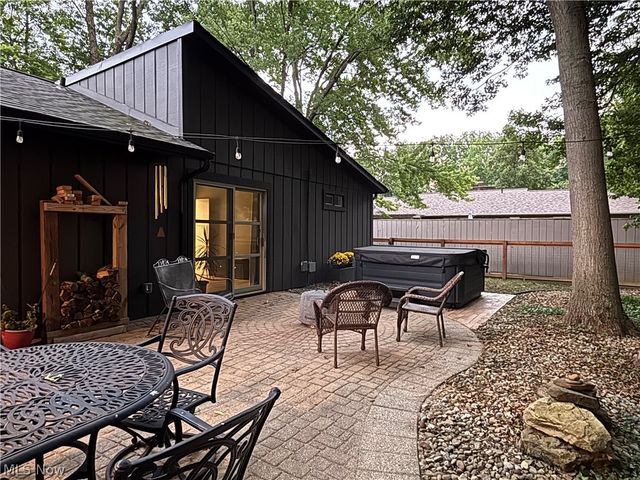 5726 Rock Point Circle, North Ridgeville, OH 44039