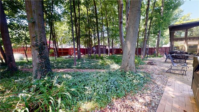 5726 Rock Point Circle, North Ridgeville, OH 44039