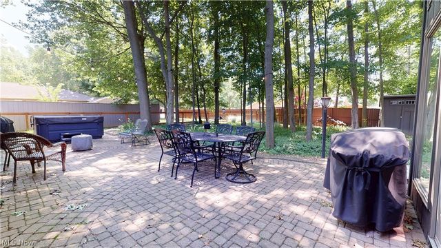 5726 Rock Point Circle, North Ridgeville, OH 44039