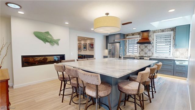 5726 Rock Point Circle, North Ridgeville, OH 44039