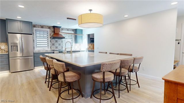 5726 Rock Point Circle, North Ridgeville, OH 44039