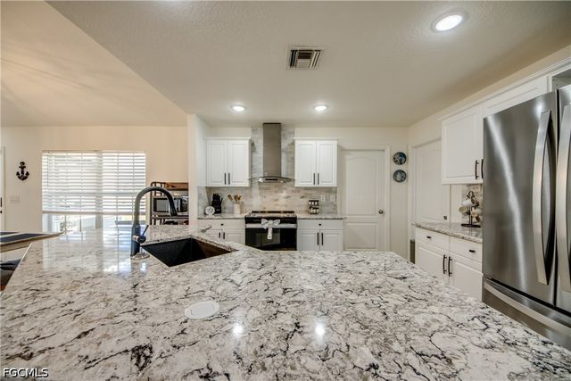 2920 NW 25th LN, Cape Coral, FL 33993
