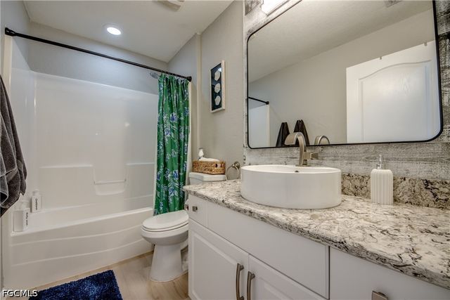2920 NW 25th LN, Cape Coral, FL 33993