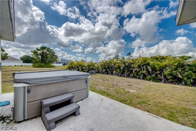 2920 NW 25th LN, Cape Coral, FL 33993