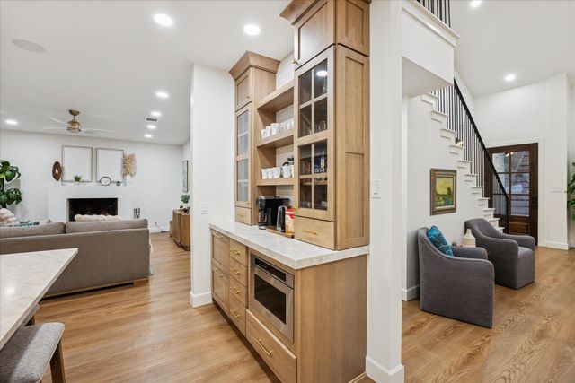 1024 Hidden Hills DR, Dripping Springs, TX 78620