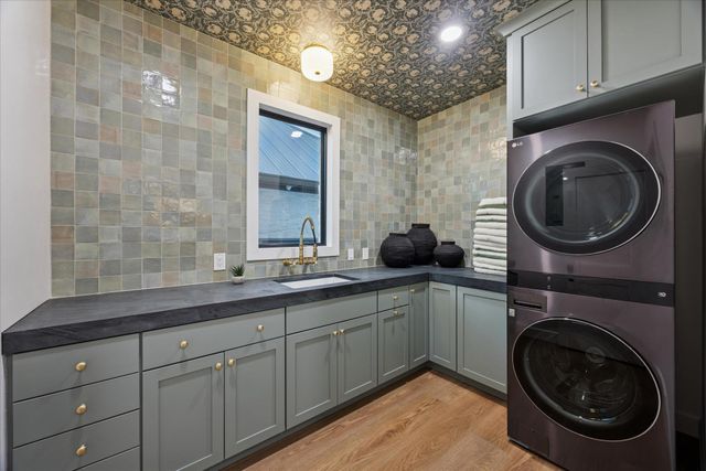 1024 Hidden Hills DR, Dripping Springs, TX 78620