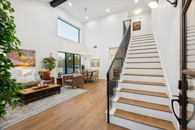 1024 Hidden Hills DR, Dripping Springs, TX 78620