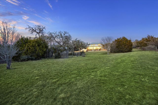 1024 Hidden Hills DR, Dripping Springs, TX 78620