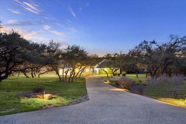 1024 Hidden Hills DR, Dripping Springs, TX 78620