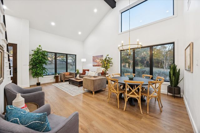 1024 Hidden Hills DR, Dripping Springs, TX 78620